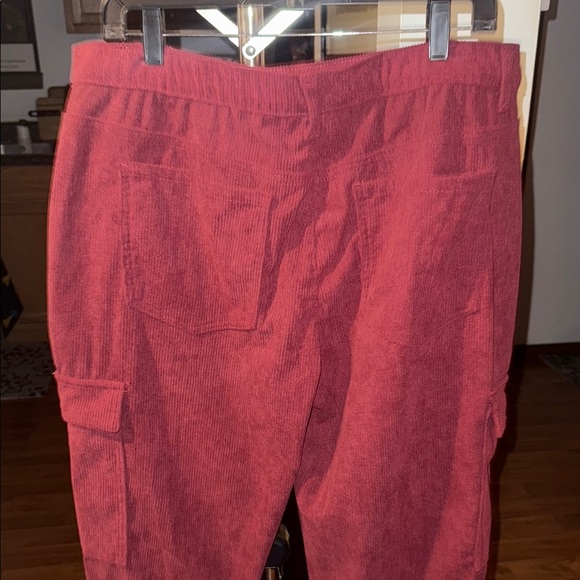 No Boundaries Red Straight Leg Pants - Picture 4 of 8